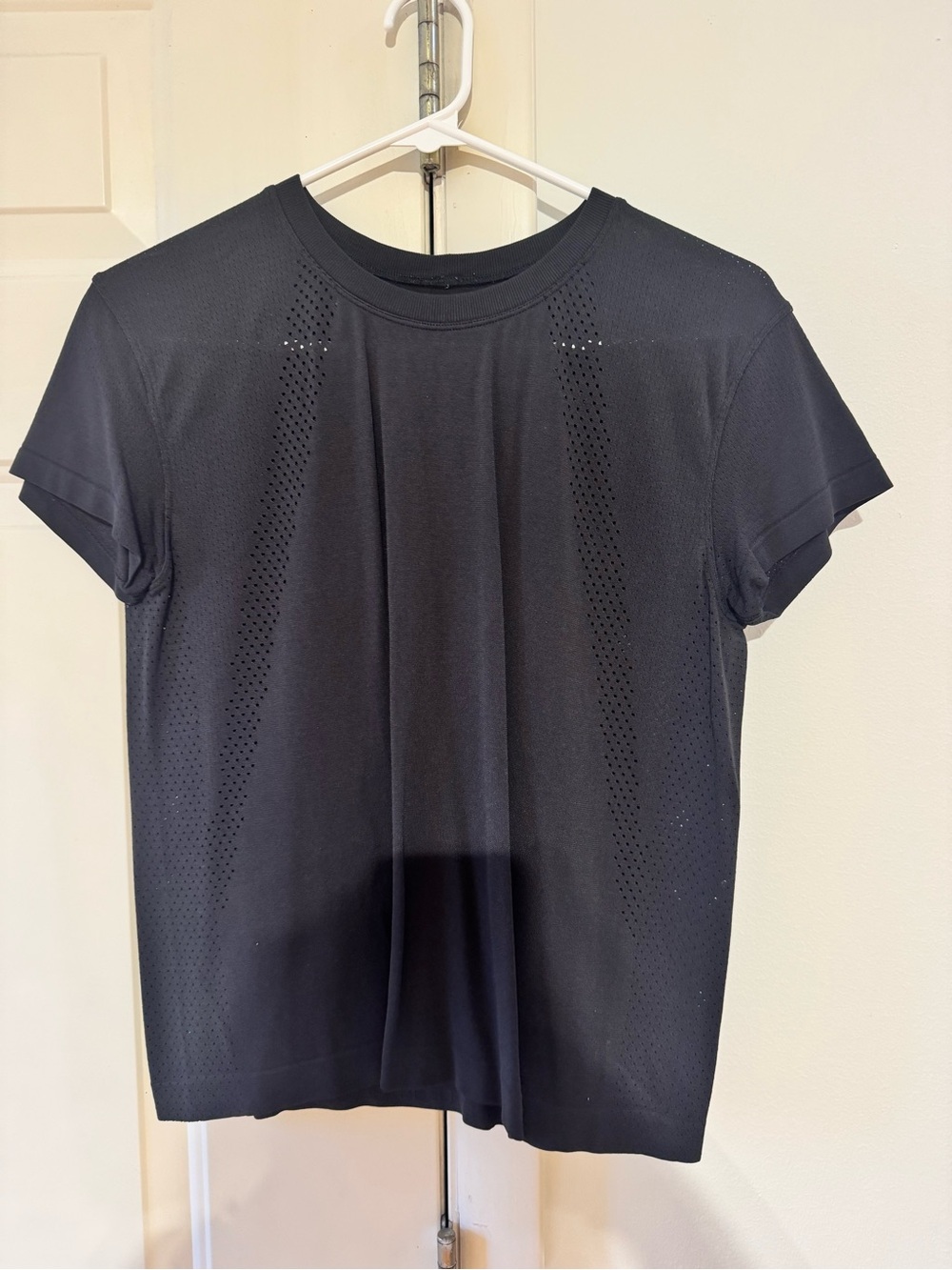 Lululemon Black Tee